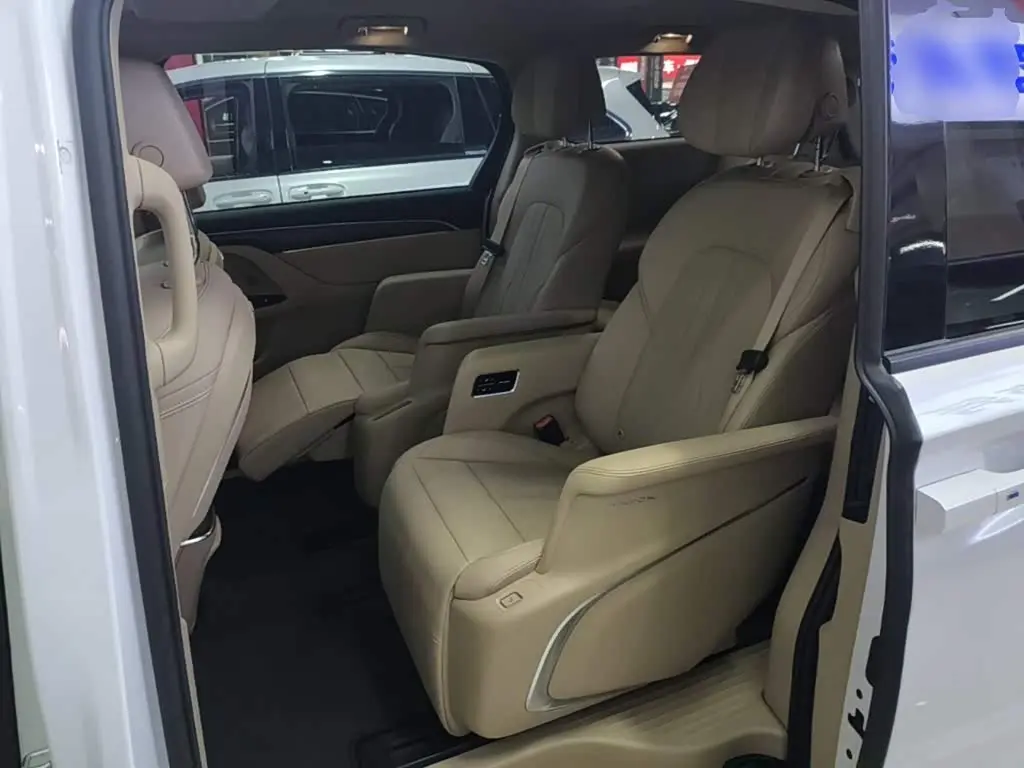 Buick GL8 New Energy 2025 — ფოტო 17/20