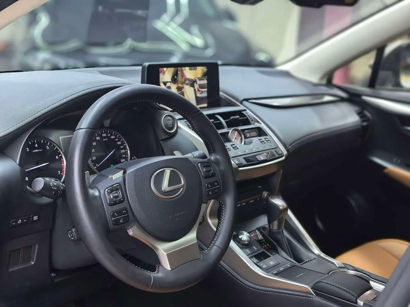 Lexus NX 2019 — Şəkil 14/20