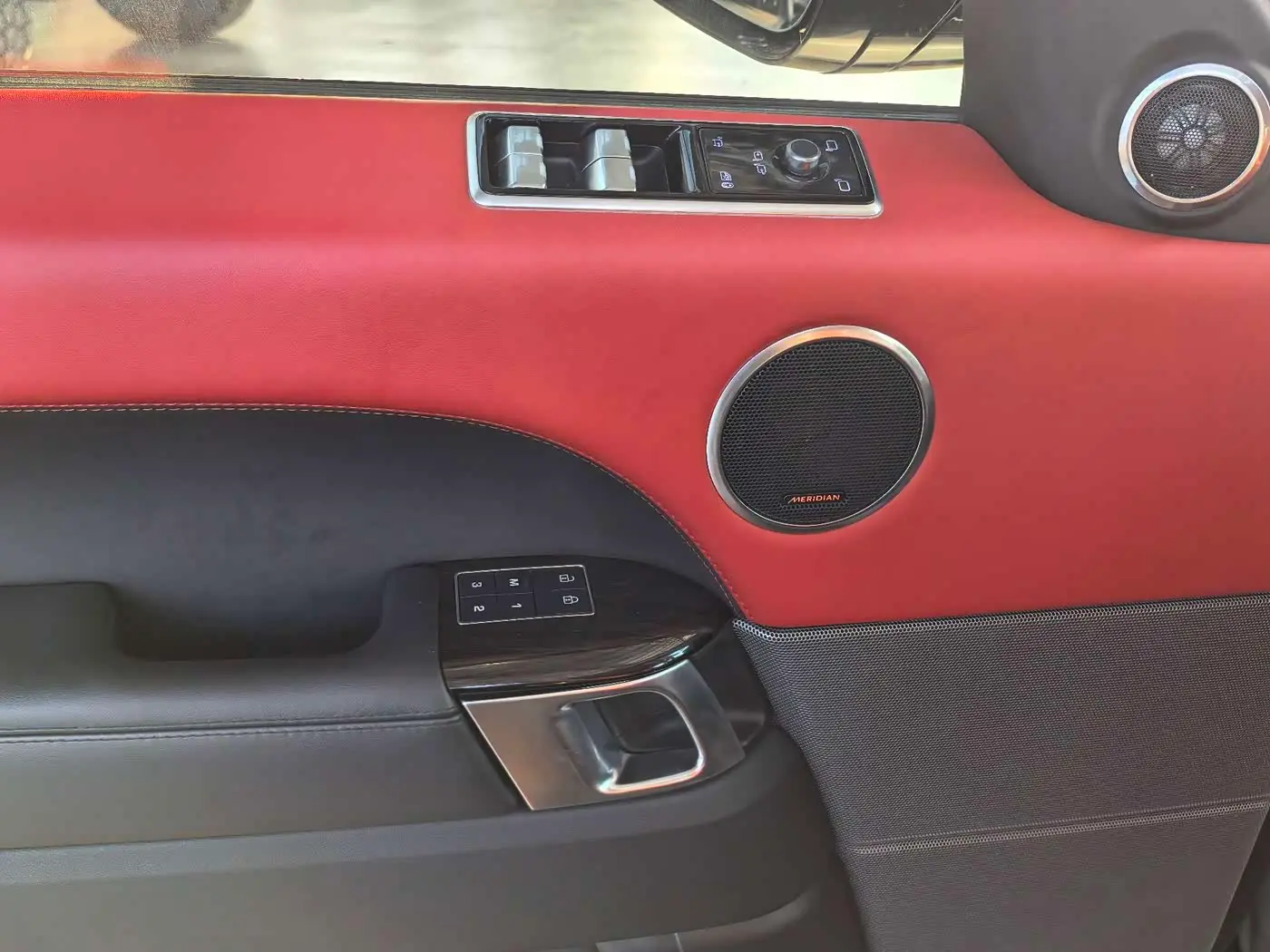 Land Rover Range Rover Sport 2022 — Photo 7/9