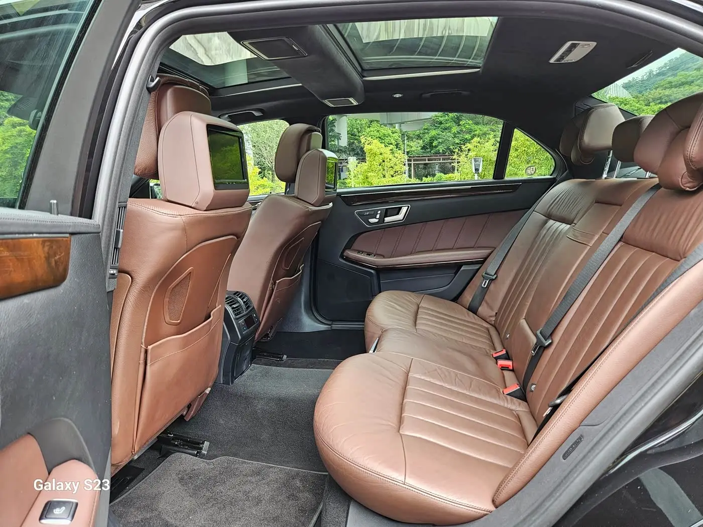 Mercedes-Benz E-Class 2014 — Şəkil 14/19