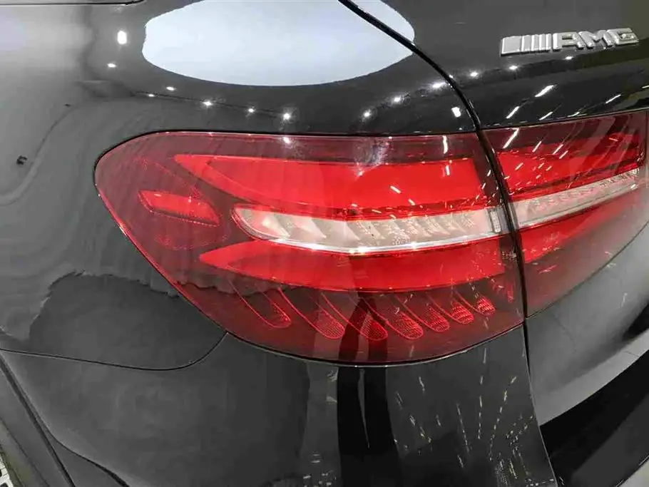Mercedes-Benz GLC AMG 2018 — Photo 18/20