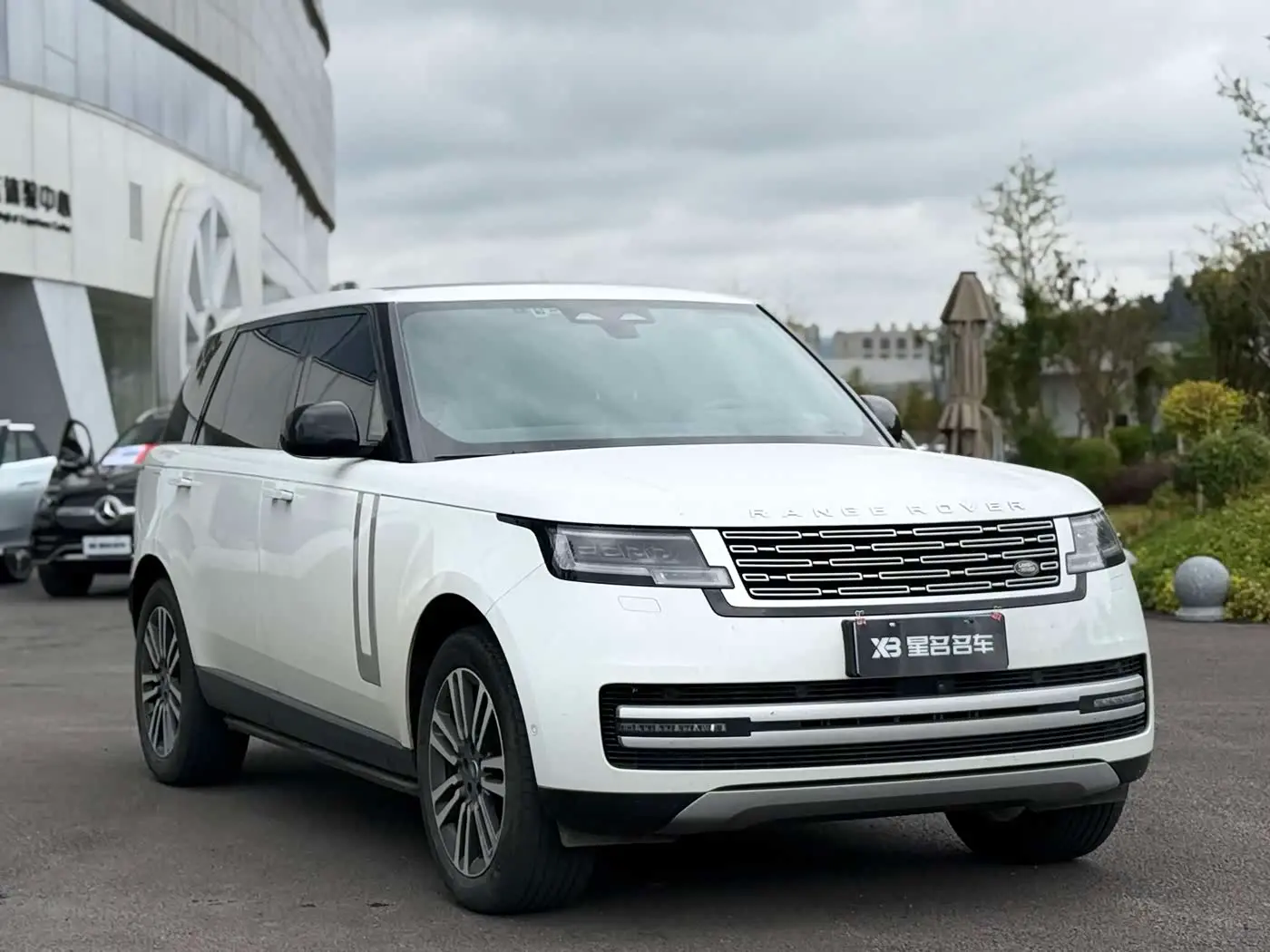 Land Rover Range Rover 2023 — Фото 3/17