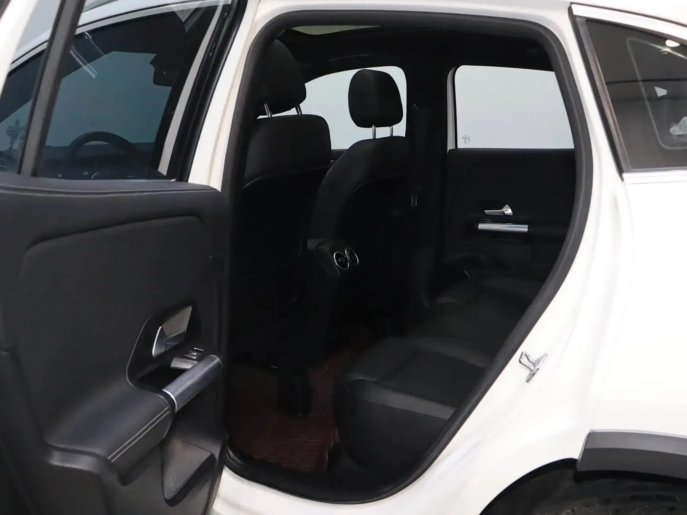 Mercedes-Benz GLA 2021 — Şəkil 10/17