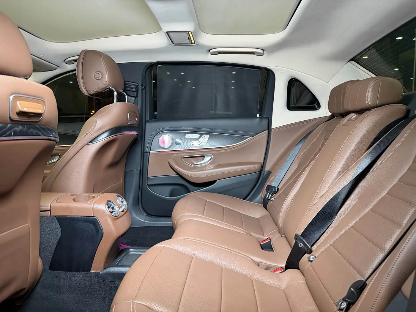 Mercedes-Benz E-Class 2019 — ფოტო 11/18