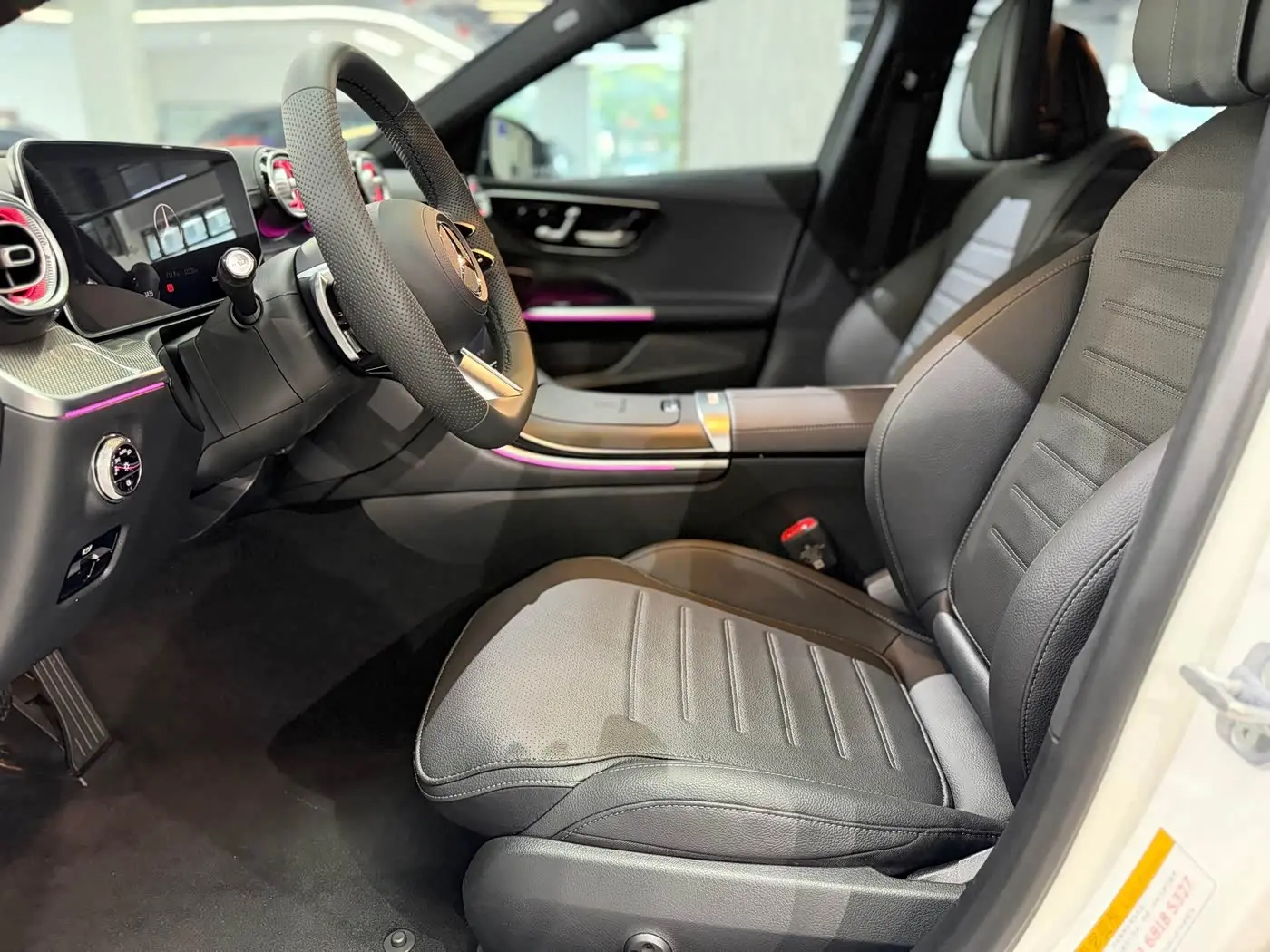 Mercedes-Benz C-Class 2024 — Photo 4/16