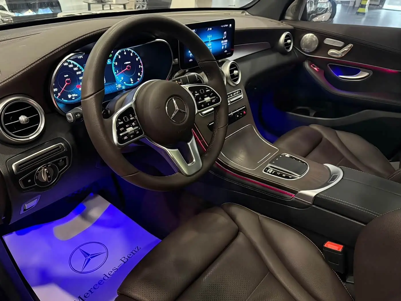 Mercedes-Benz GLC 2019 — Şəkil 18/19