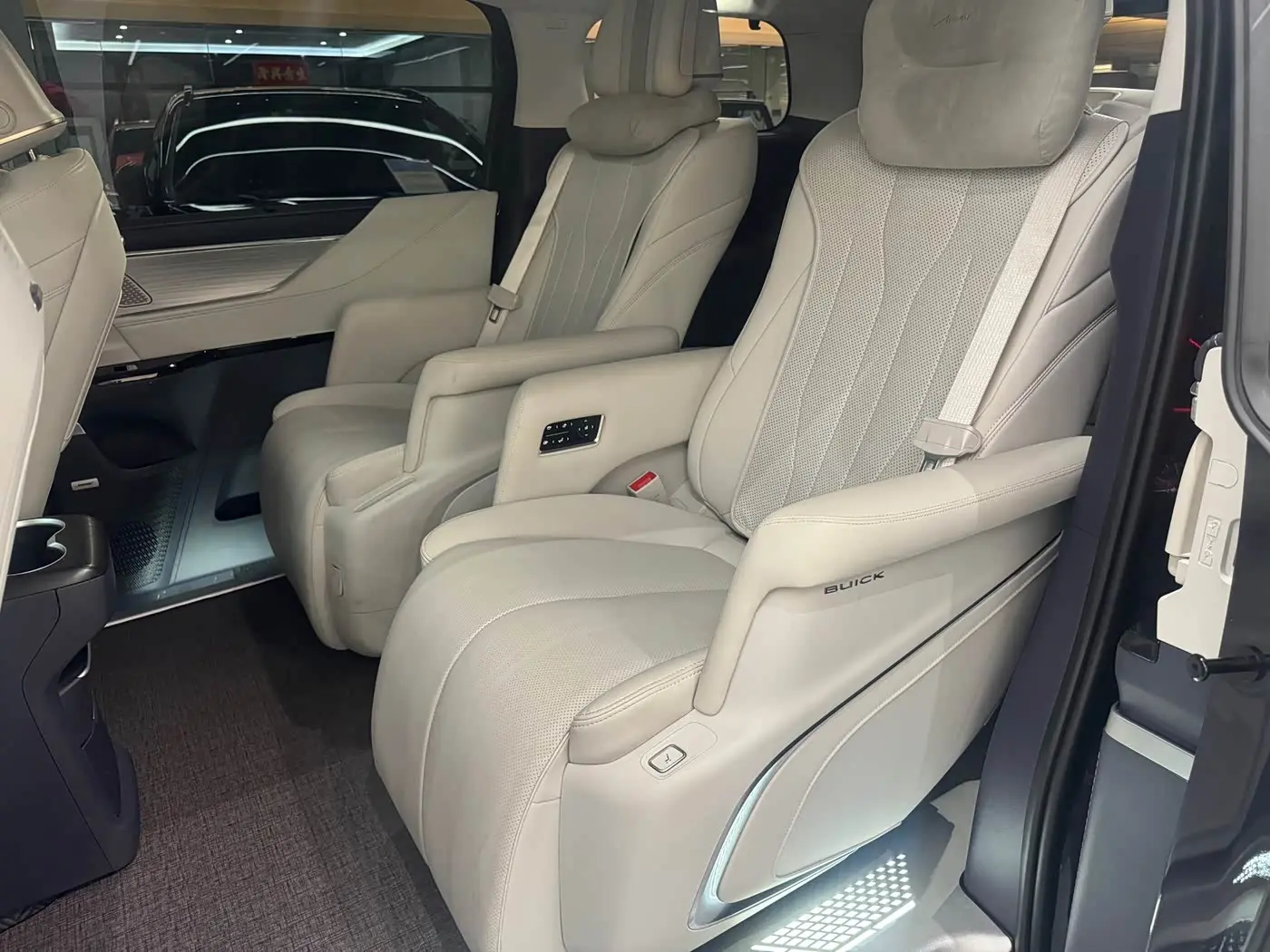 Buick GL8 New Energy 2025 — ფოტო 7/11