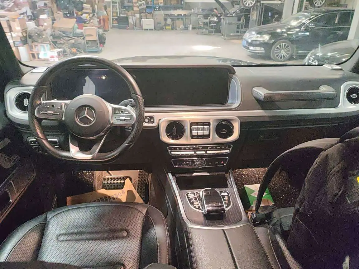 Mercedes-Benz G-Class 2021 — Photo 2/3