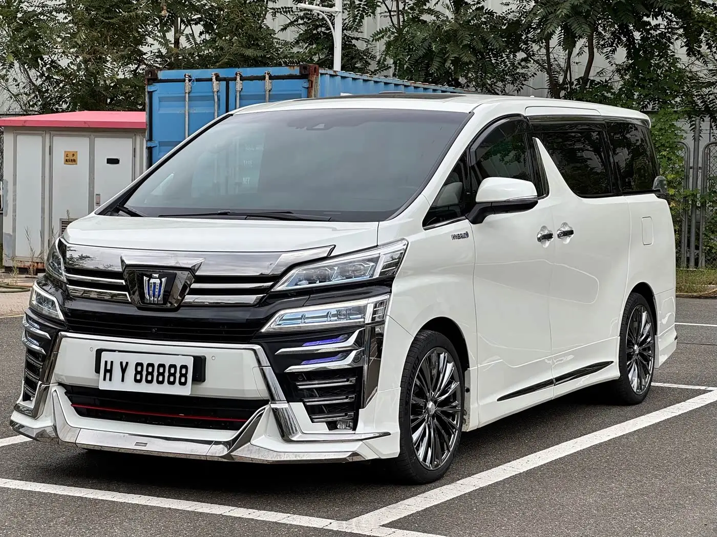 Toyota Vellfire 2021 — Photo 1/20