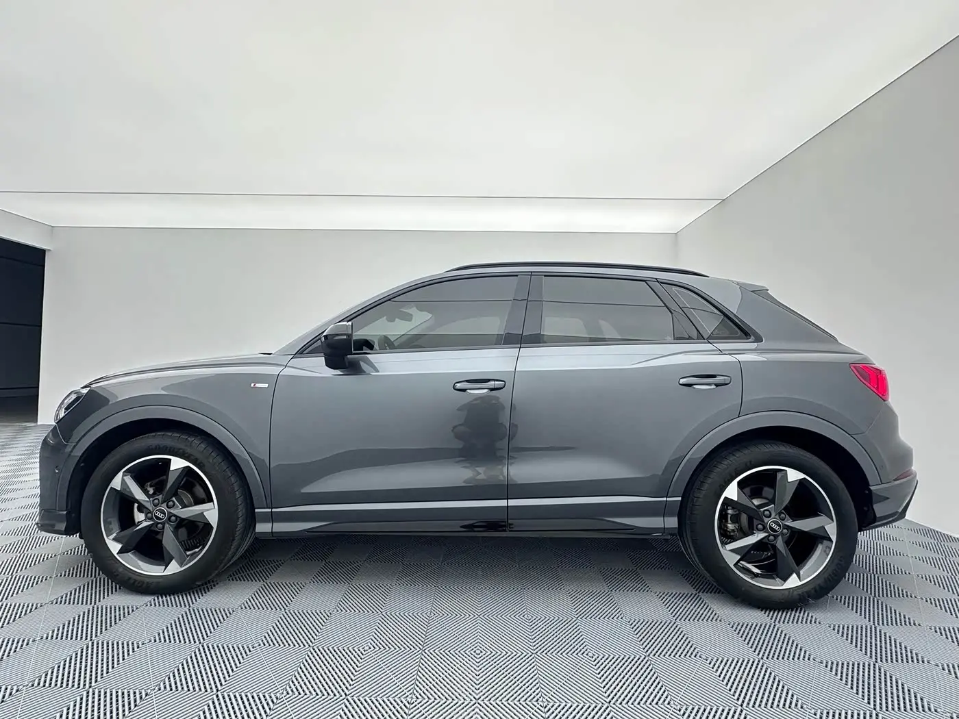 Audi Q3 2022 — Şəkil 8/18