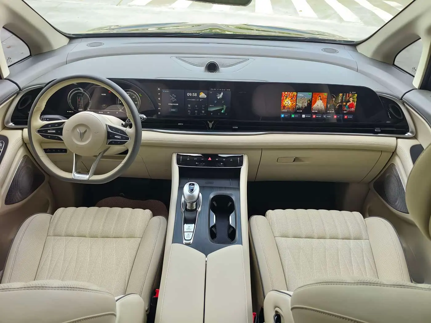 Voyah Auto Voyah Dreamer 2023 — Şəkil 9/19