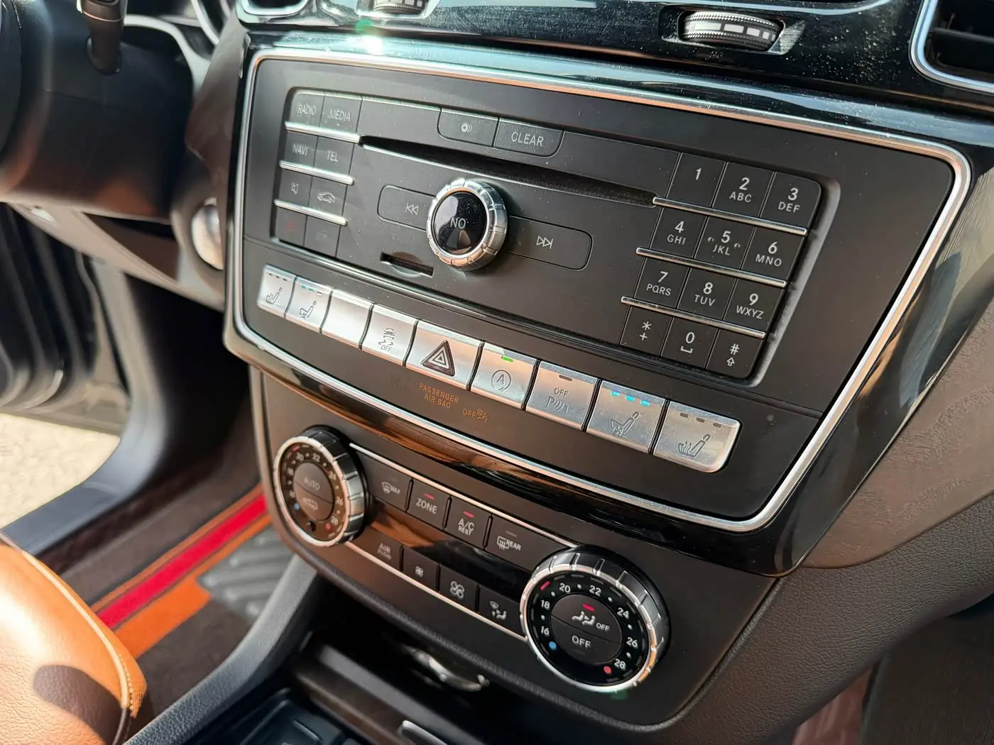 Mercedes-Benz GLS 2016 — Photo 9/17