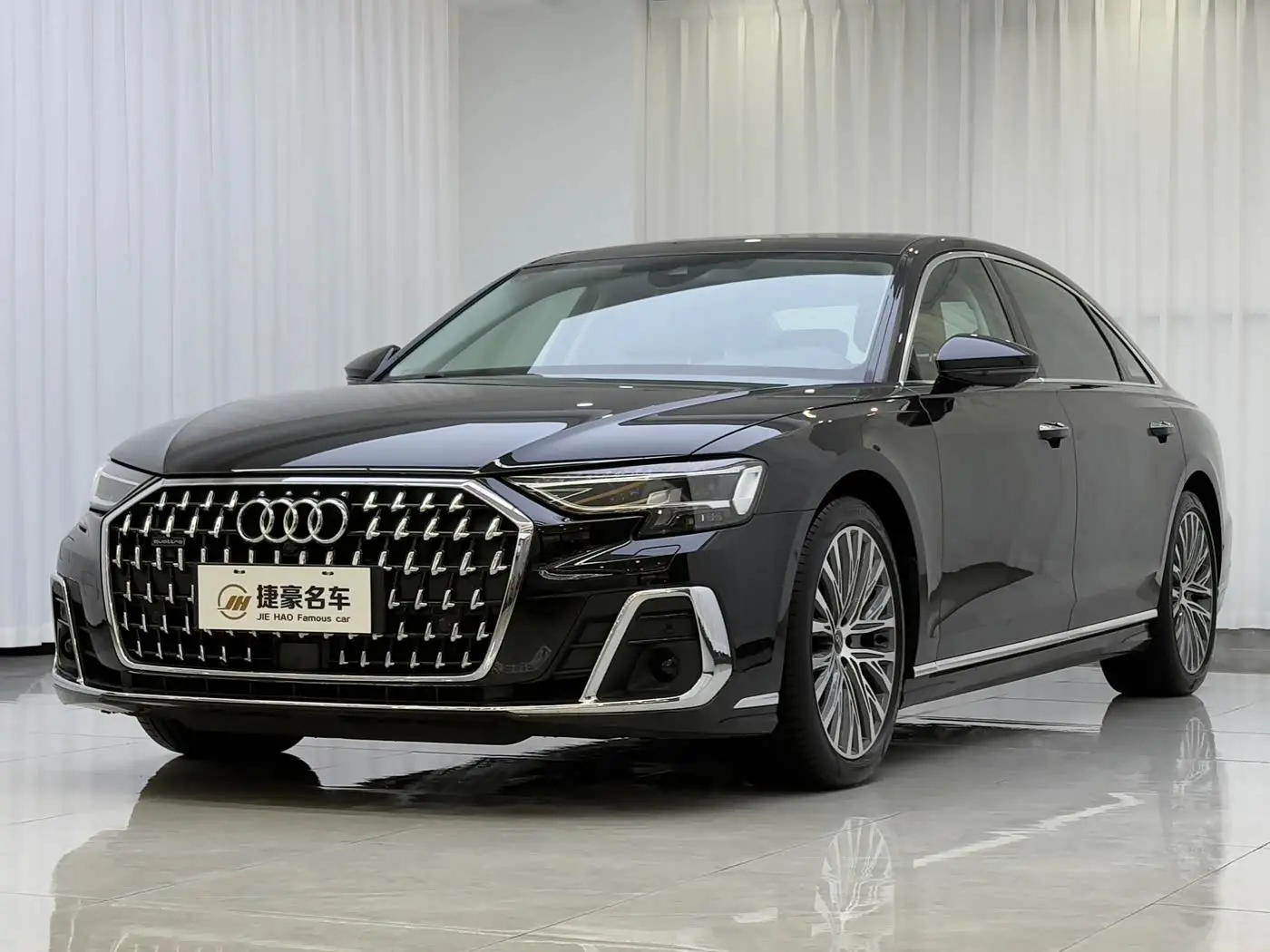 Audi A8 2025 — Фото 1/9