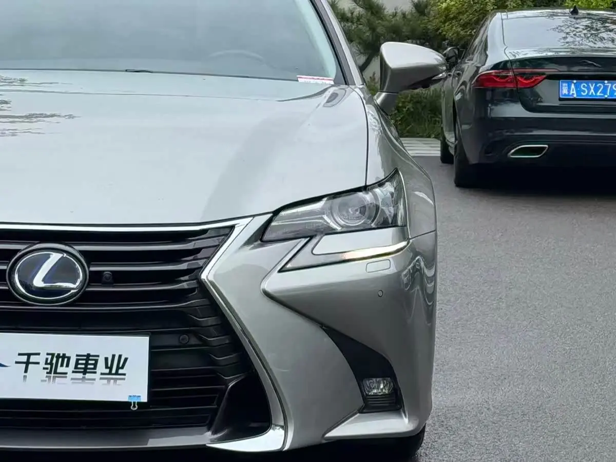 Lexus GS 2018 — Photo 3/19