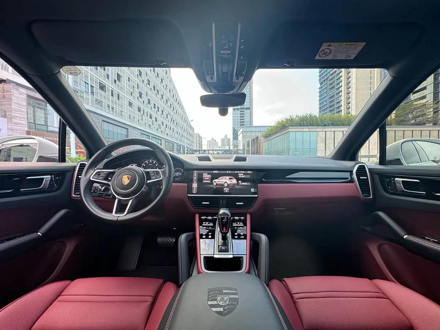Porsche Cayenne 2021 — Photo 11/16