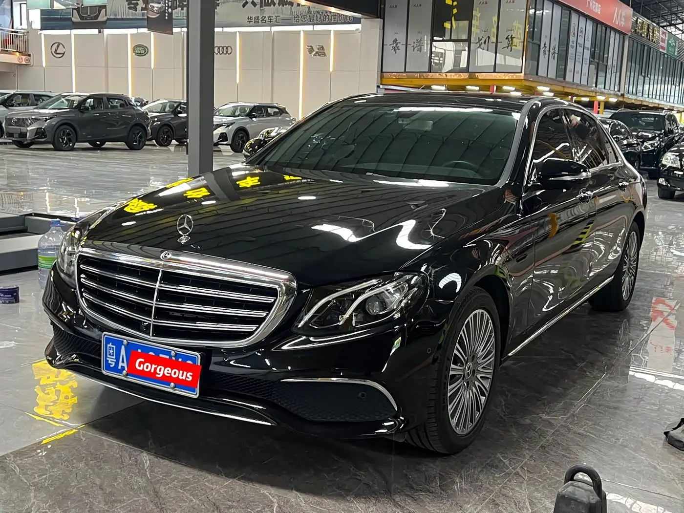 Mercedes-Benz E-Class 2019 — Photo 1/6