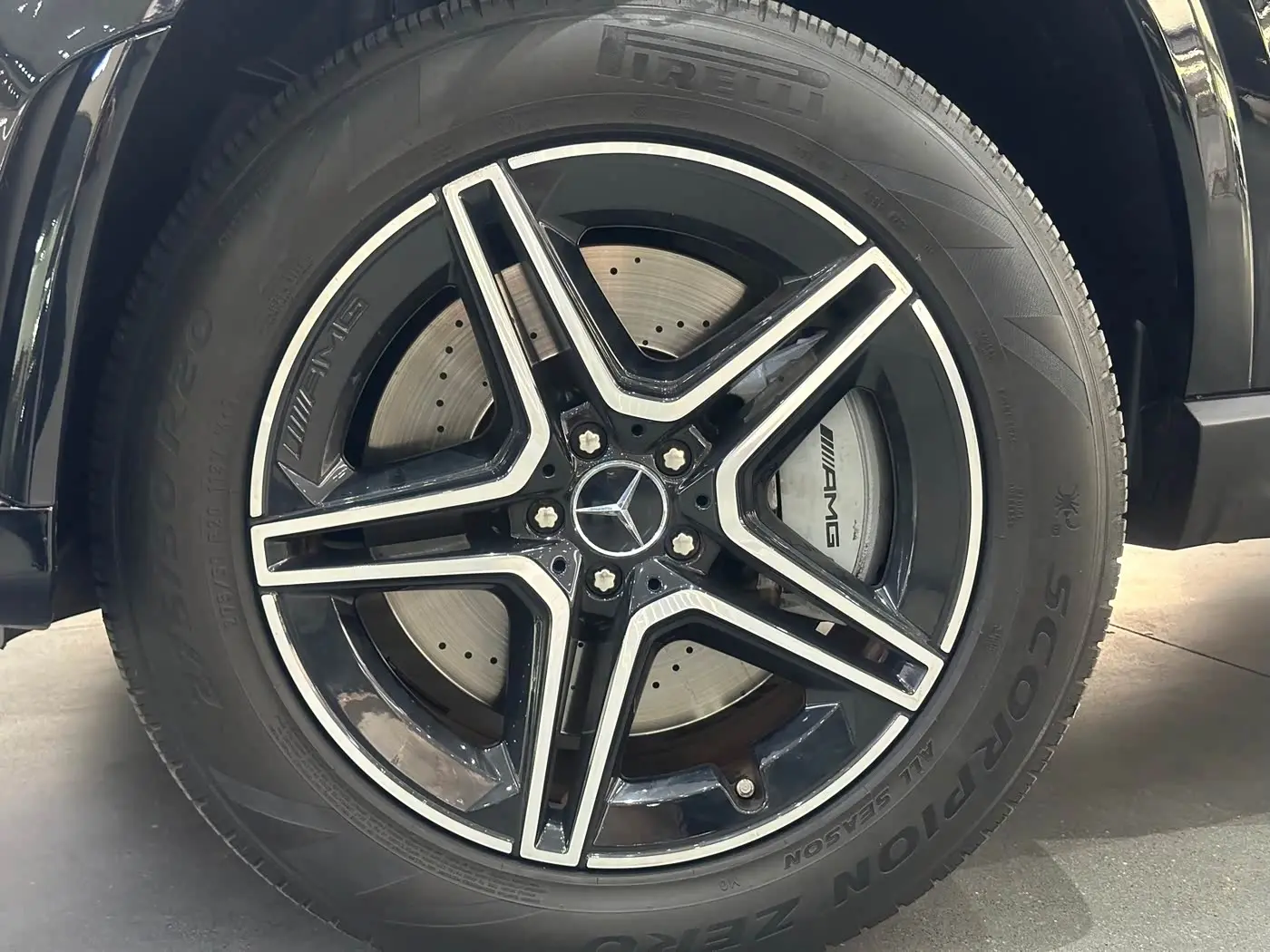 Mercedes-Benz GLE AMG 2022 — Photo 11/14