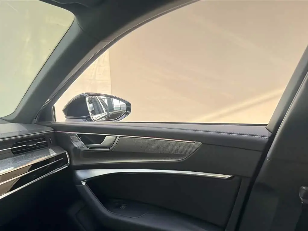 Audi A6L 2025 — Photo 10/14