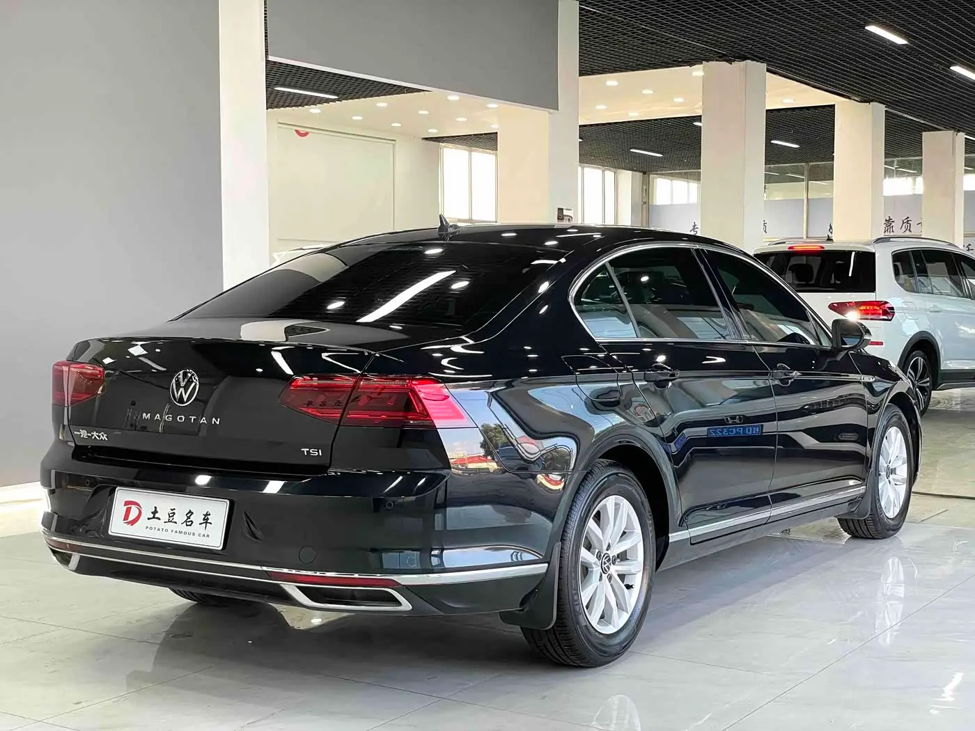 Volkswagen Magotan 2023 — Photo 4/20