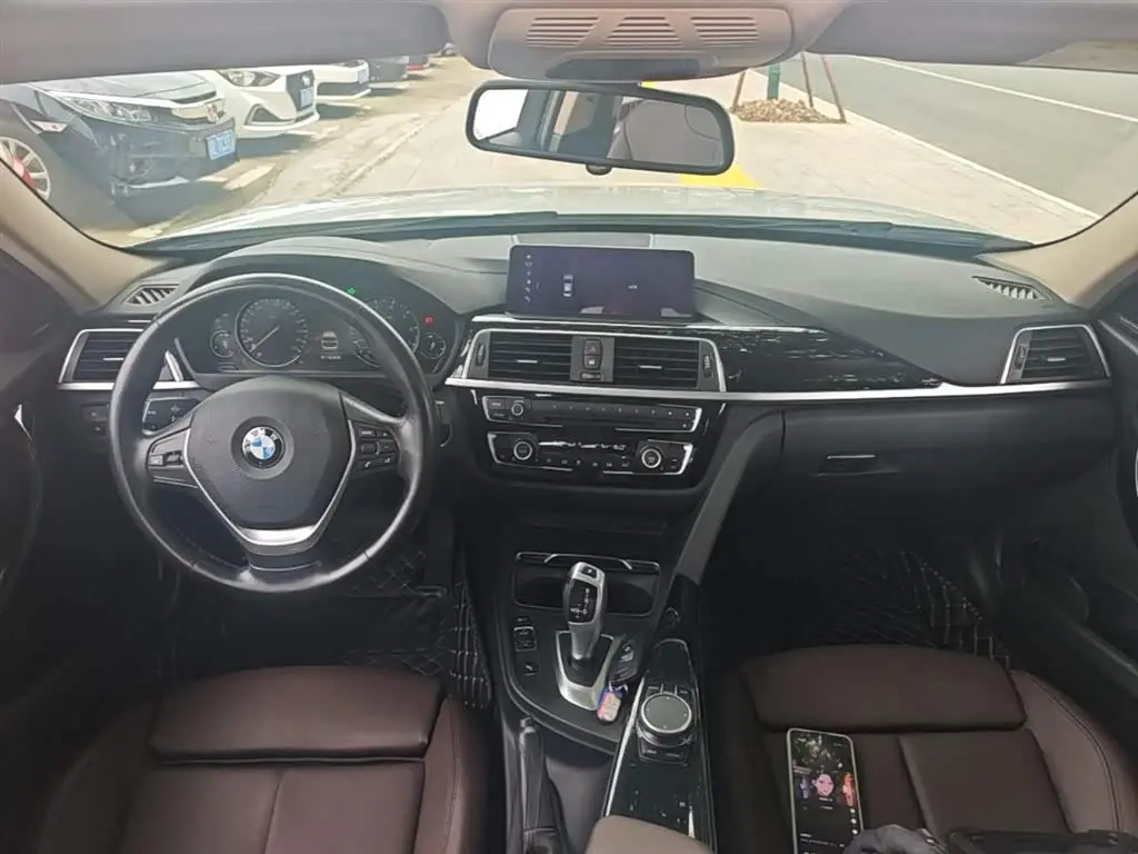 BMW 3 Series 2019 — Фото 10/20
