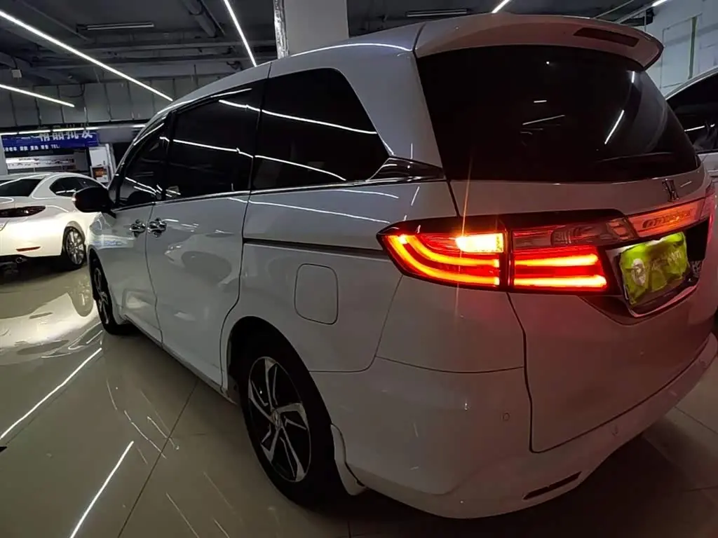 Honda Odyssey 2018 — Photo 5/20