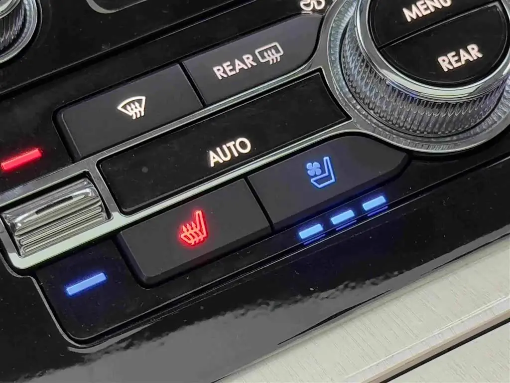 Lincoln Navigator 2020 — Photo 17/20