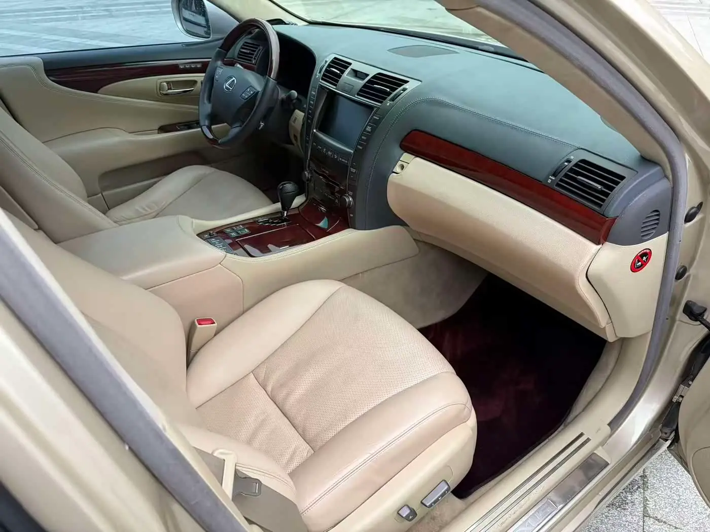 Lexus LS 2007 — Photo 12/14