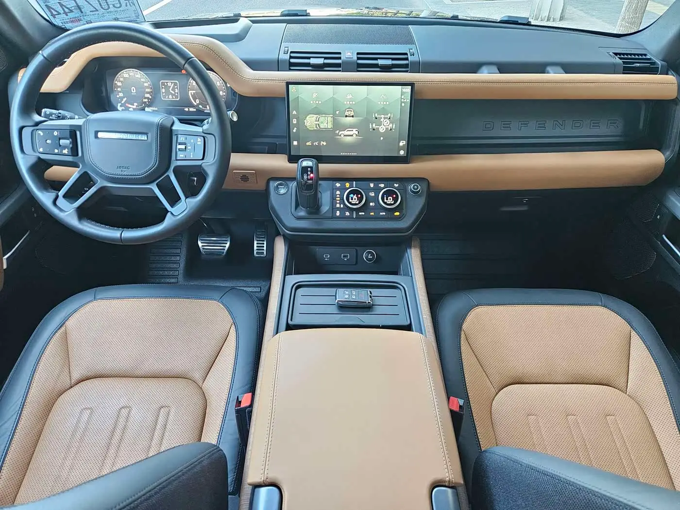Land Rover Defender 2023 — Фото 7/20