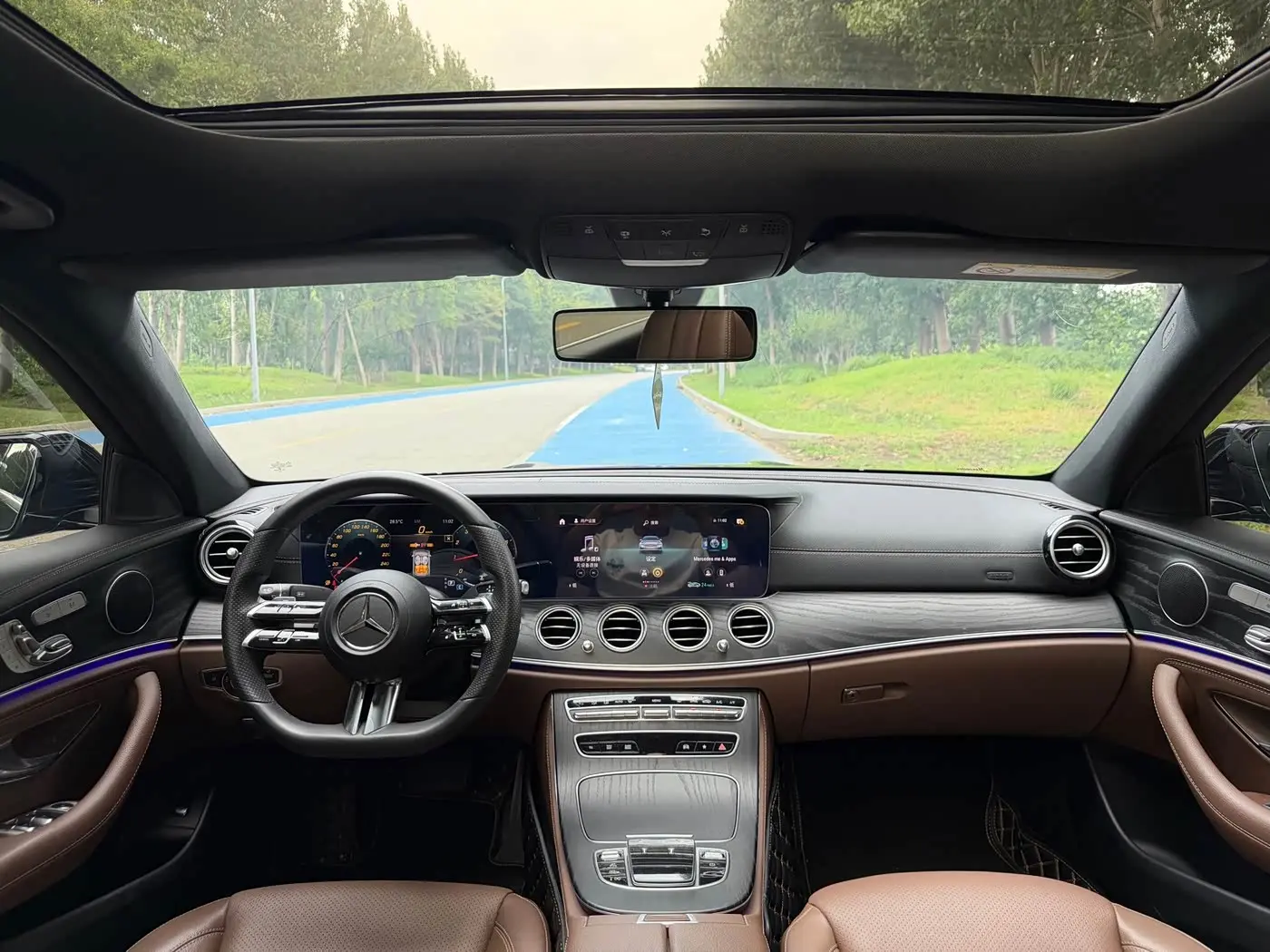 Mercedes-Benz E-Class 2021 — Фото 15/17
