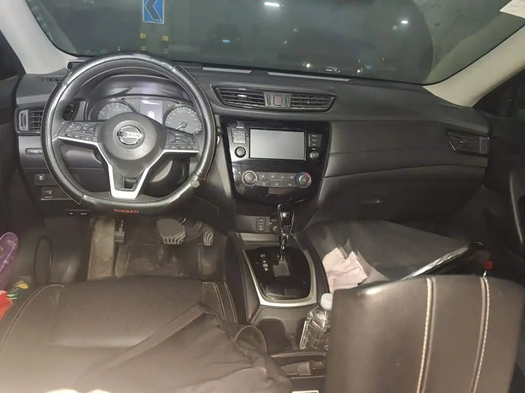 Nissan X-Trail 2018 — Photo 13/20