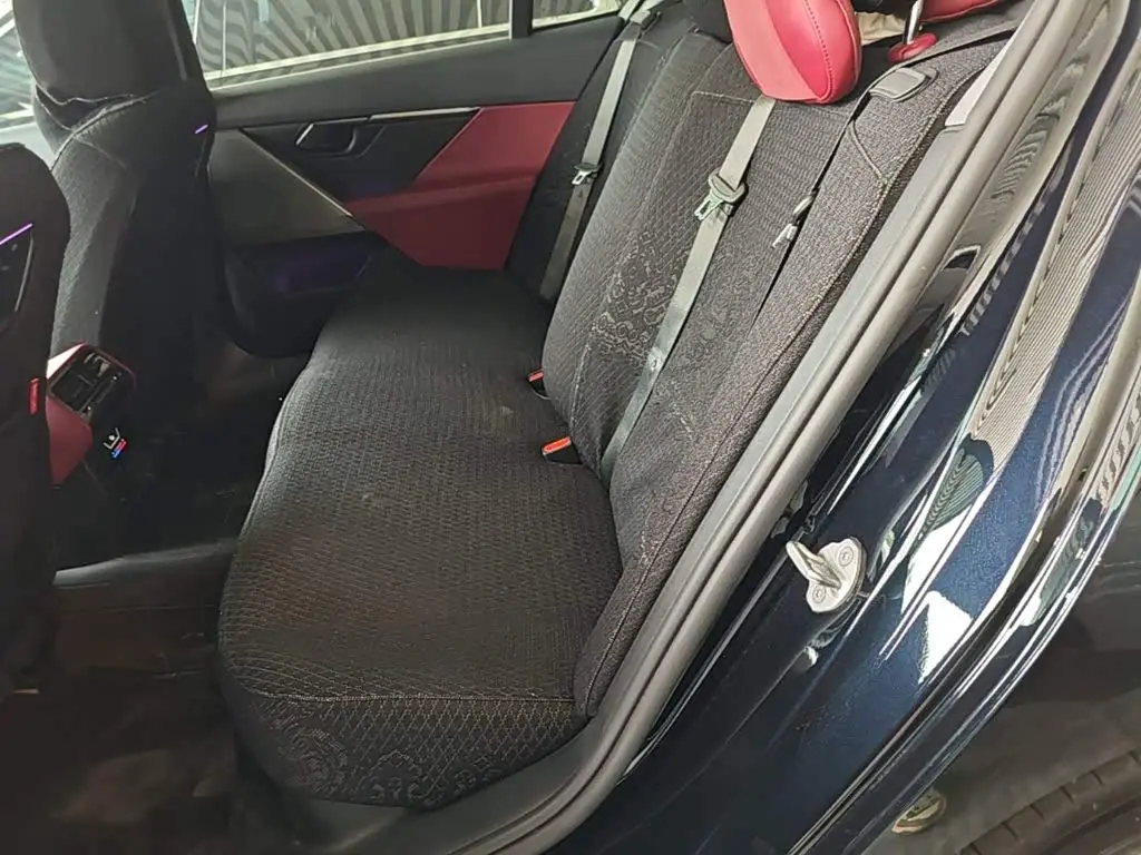 BMW 5 Series 2025 — Photo 13/20