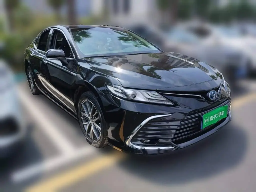 Toyota Camry 2021 — Photo 3/20