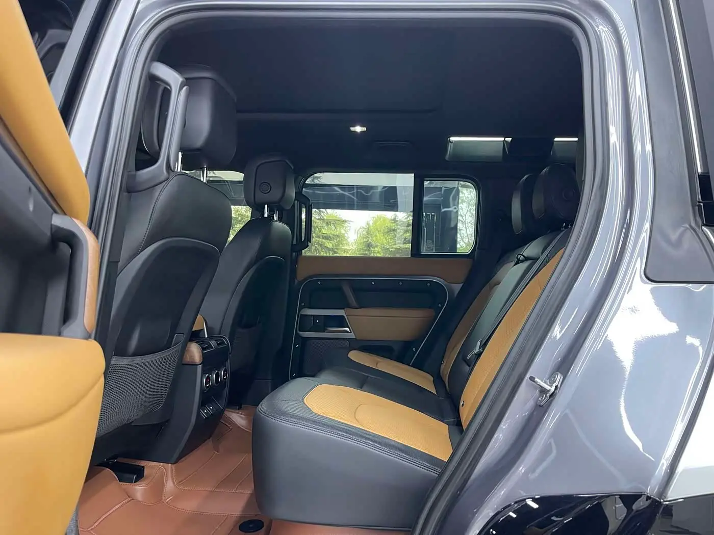 Land Rover Defender 2023 — Photo 20/20
