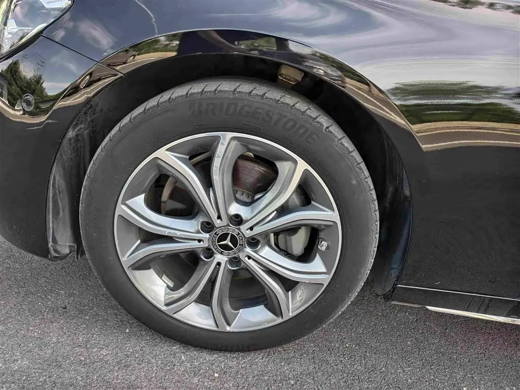 Mercedes-Benz E-Class 2021 — Photo 3/17