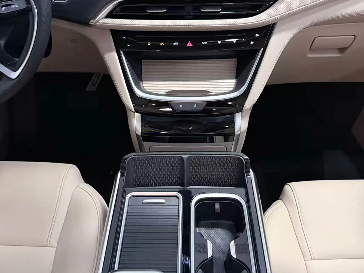 Buick GL8 New Energy 2025 — Photo 12/15