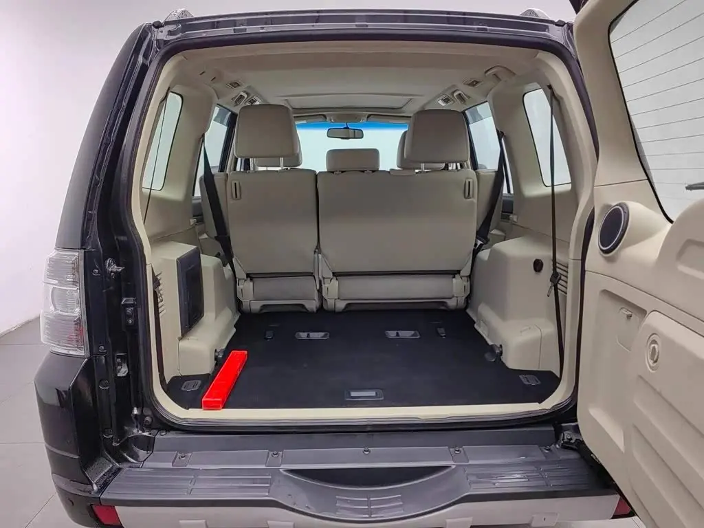 Mitsubishi Pajero 2019 — Şəkil 10/20