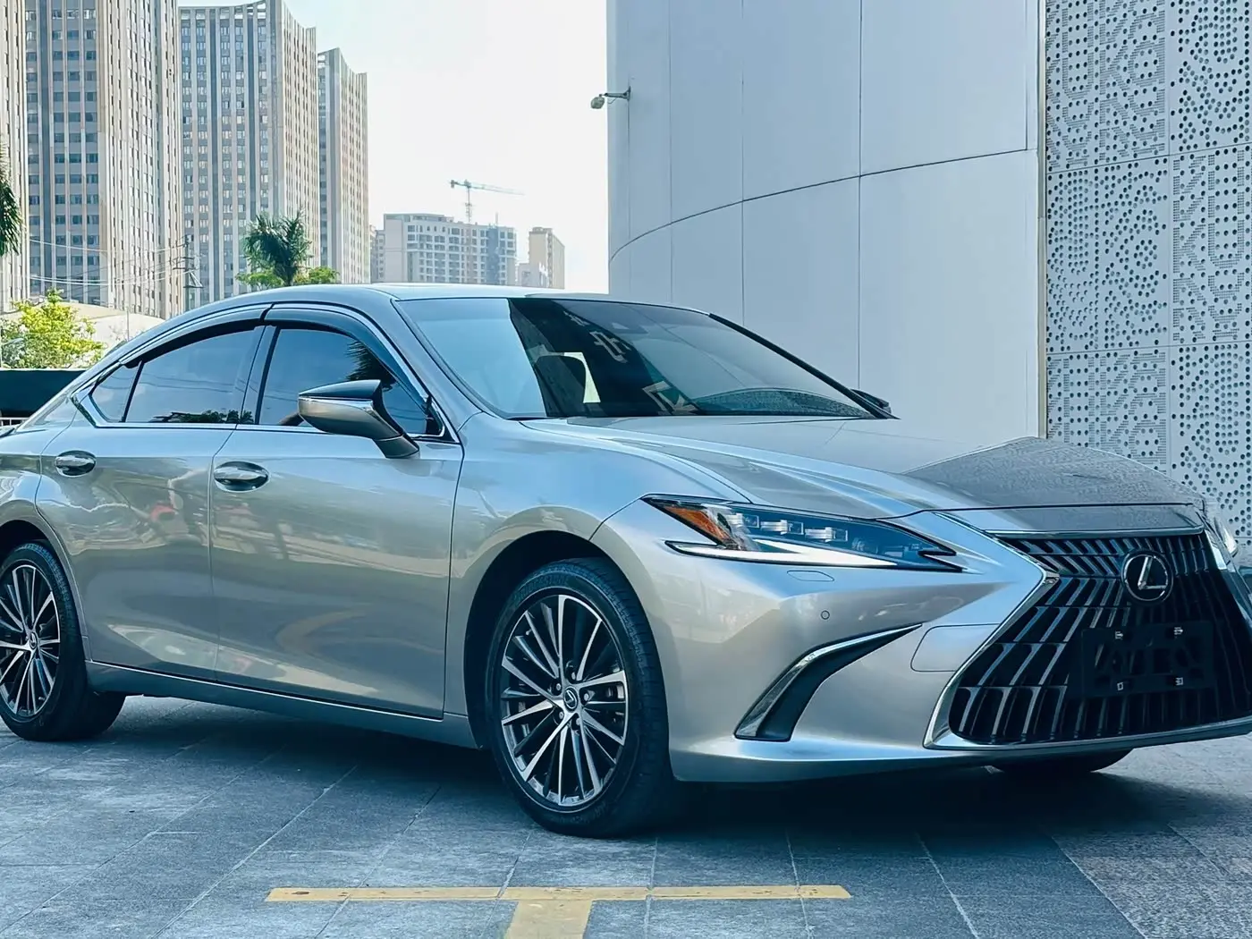 Lexus ES 2024 — Photo 3/20
