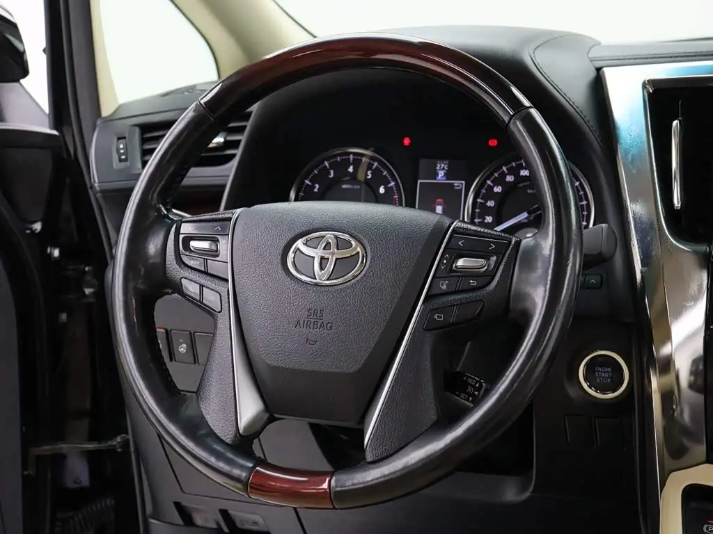 Toyota Alphard 2017 — Photo 16/20