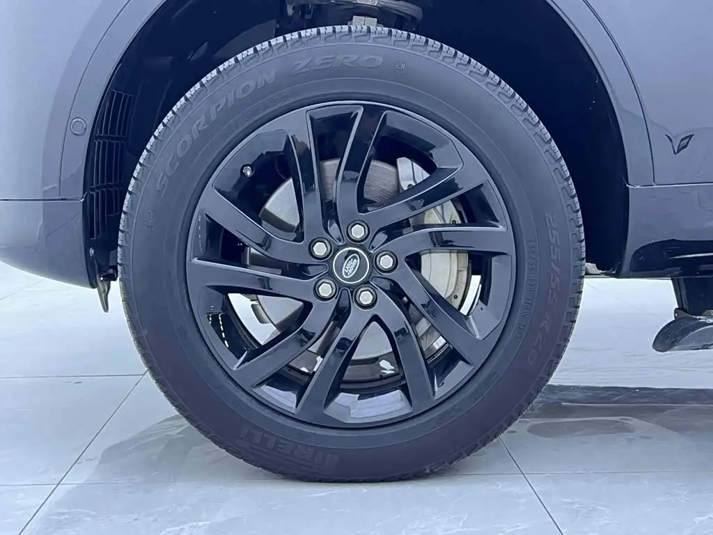 Land Rover Discovery 2020 — Photo 9/20