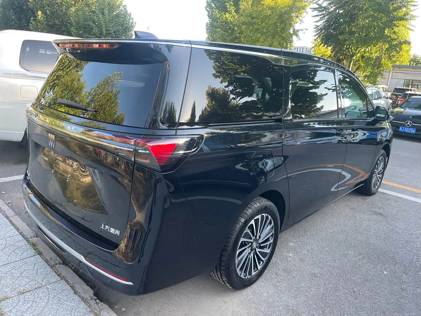 Buick GL8 New Energy 2026 — Photo 4/19