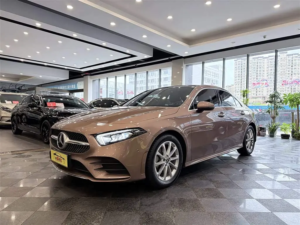 Mercedes-Benz A-Class 2020 — Фото 1/20
