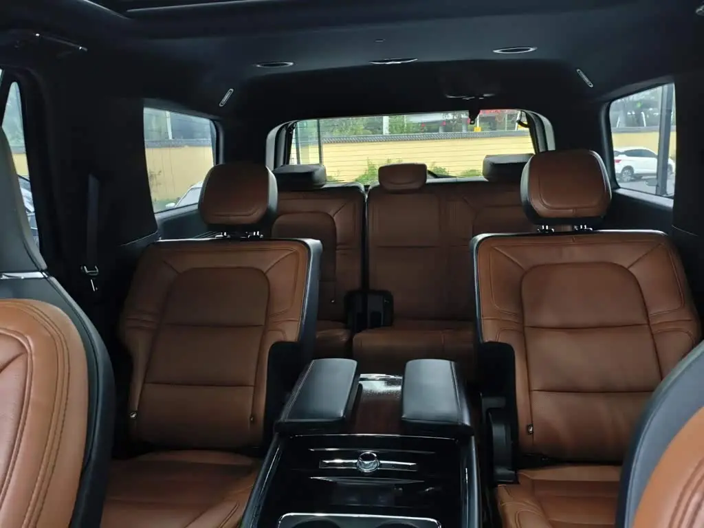 Lincoln Navigator 2022 — Photo 17/17