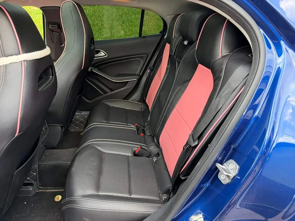 Mercedes-Benz GLA 2019 — Photo 12/14
