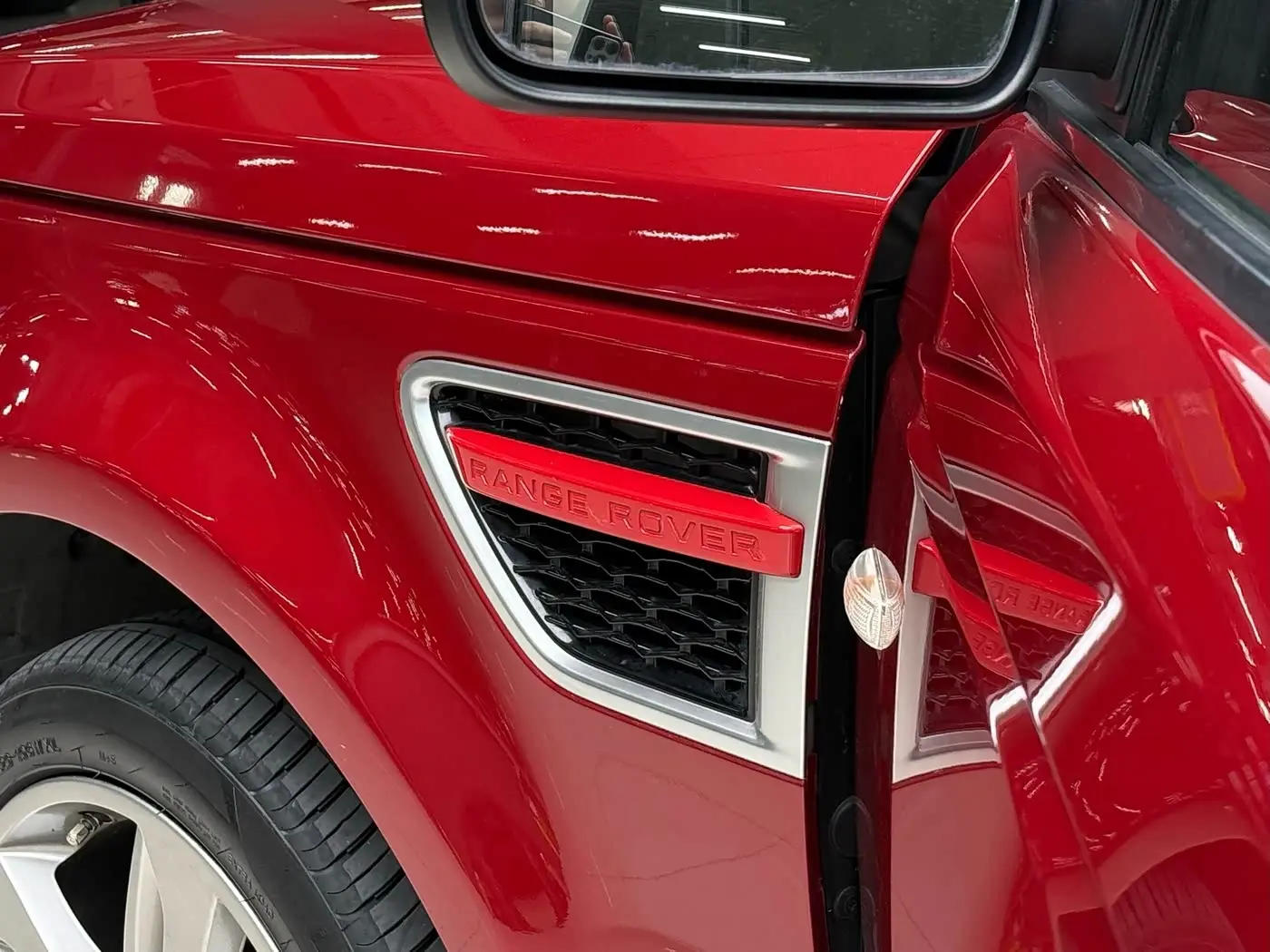 Land Rover Range Rover Sport 2012 — Photo 18/18