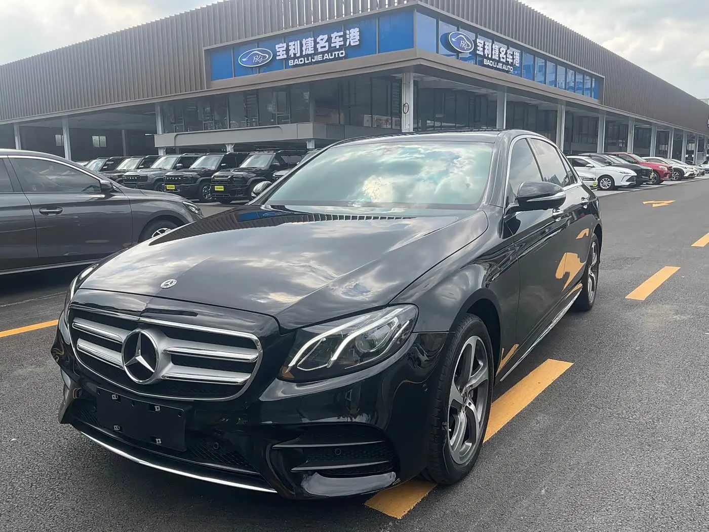 Mercedes-Benz E-Class 2019 — Şəkil 1/19