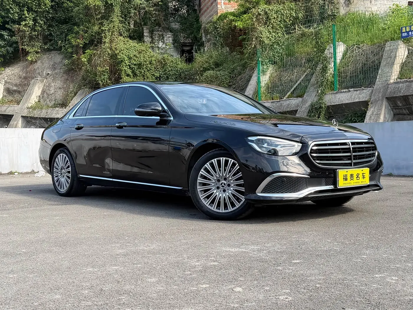 Mercedes-Benz E-Class 2021 — Photo 3/9
