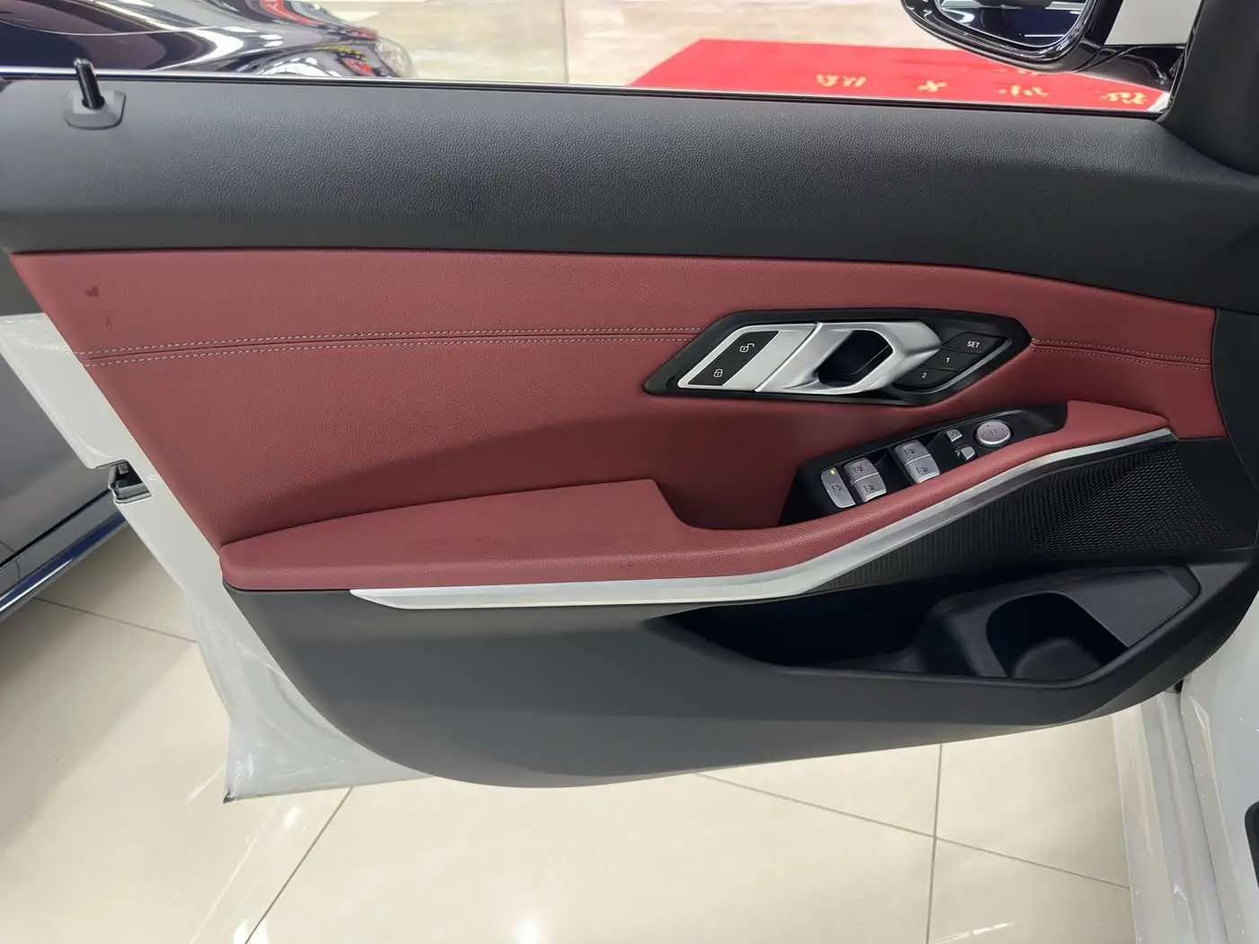 BMW 3 Series 2024 — Фото 10/11