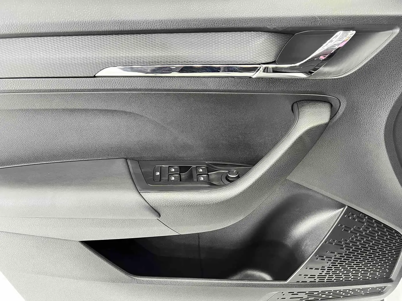 Škoda Kamiq 2023 — Şəkil 8/20
