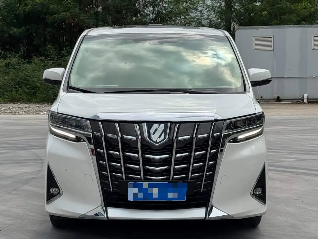Toyota Alphard 2020 — Photo 2/16