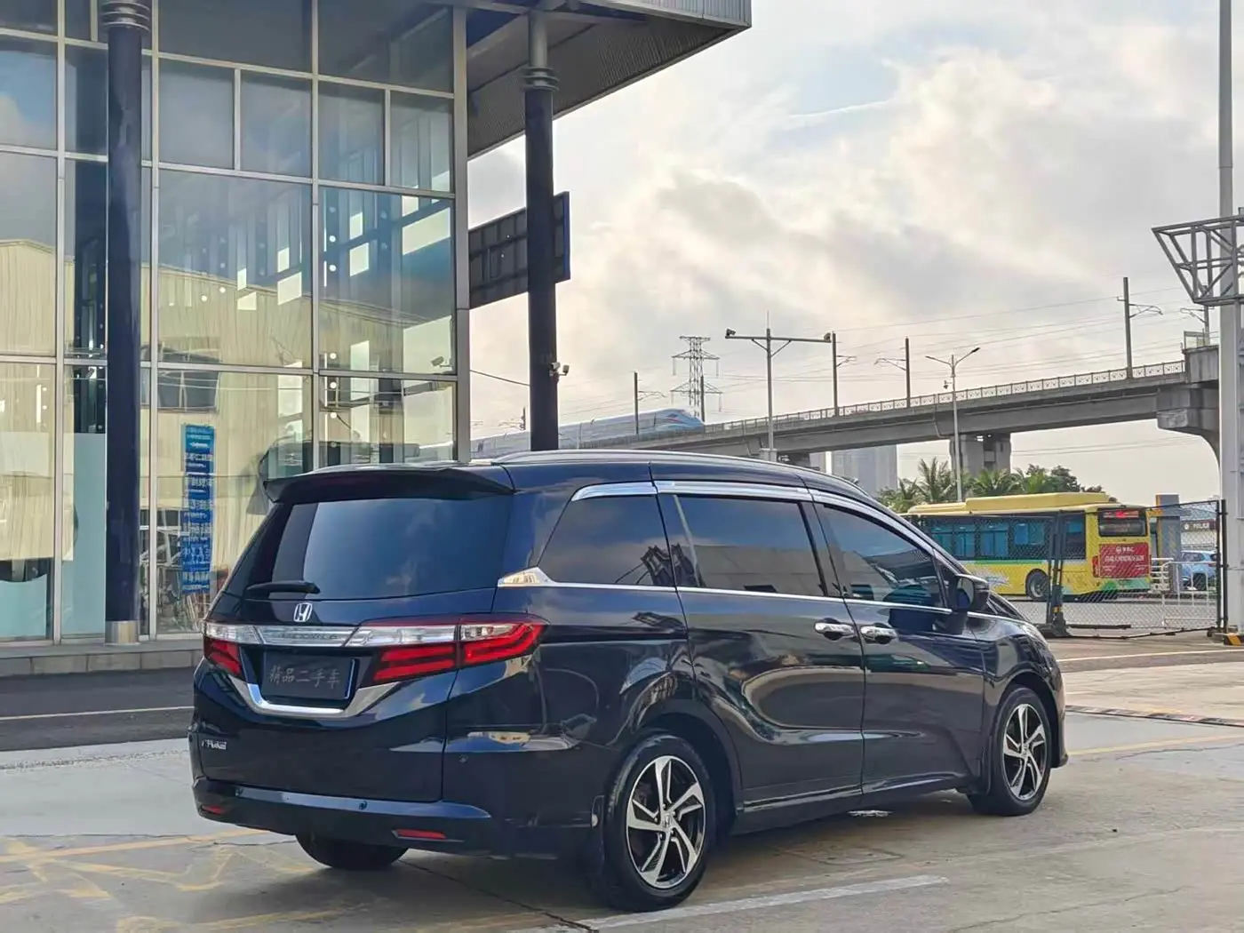 Honda Odyssey 2017 — Şəkil 9/18